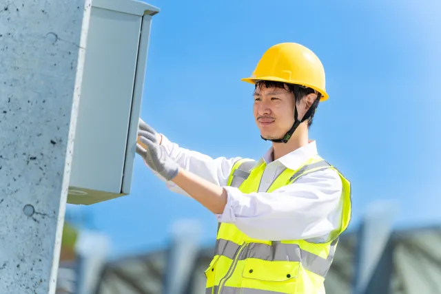 空調自動制御工事、大型施設における施工管理の建設求人イメージ